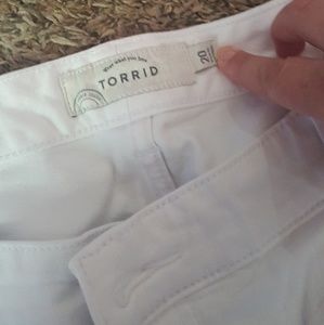 Torrid size 20 boyfriend jeans white